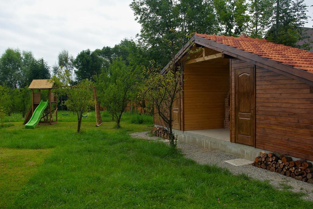 Casuta Cu Prieteni Cornu de Jos Chambre photo