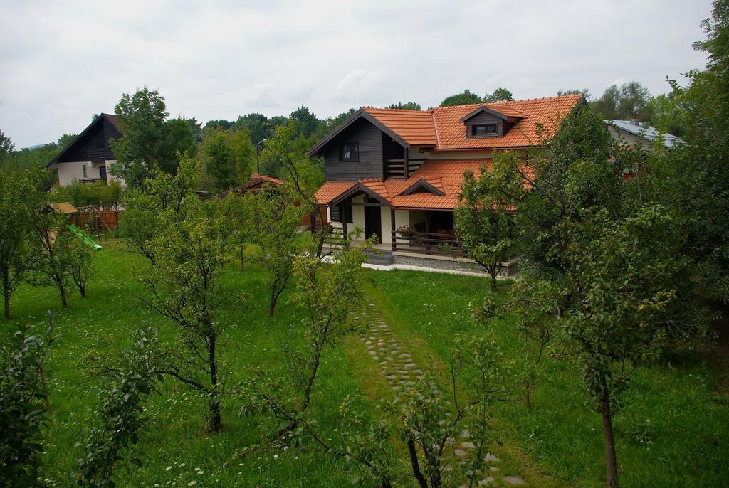 Casuta Cu Prieteni Cornu de Jos Chambre photo
