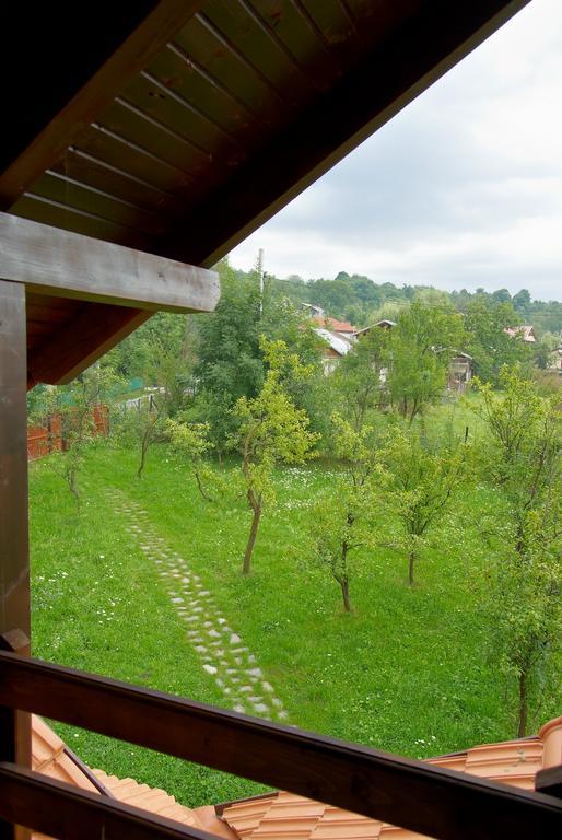 Casuta Cu Prieteni Cornu de Jos Chambre photo